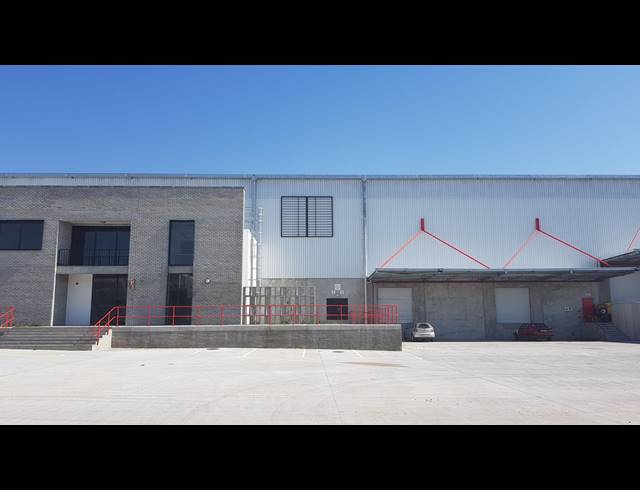 8,330M² WAREHOUSE TO LET IN BELLVILLE SOUTH INDUSTRIA